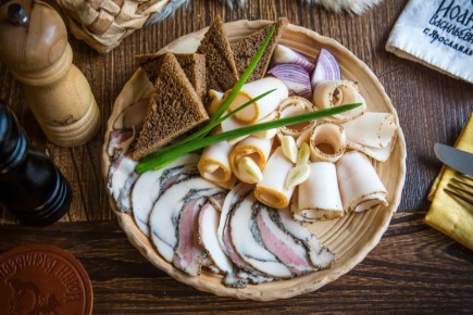 Почему сало полезно для женщин: мифы и реальность в одном кусочке