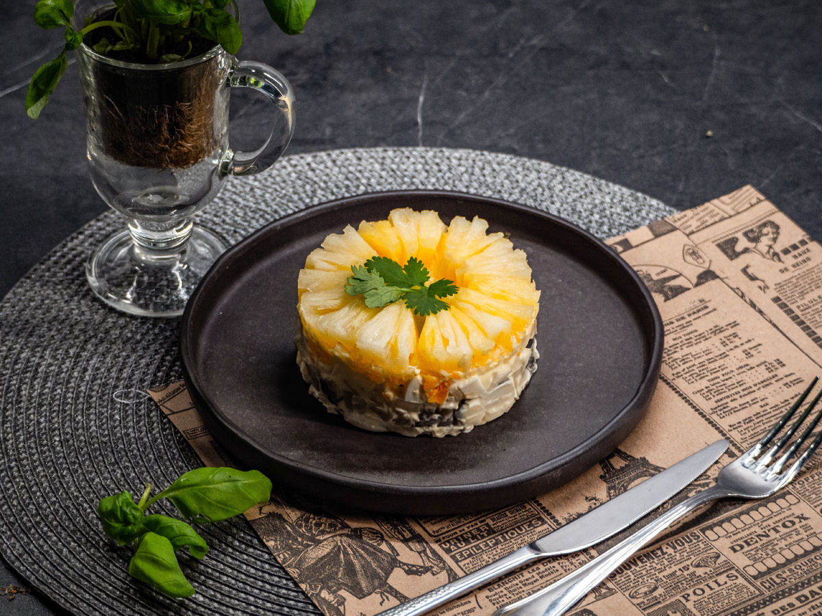 Салат с курицей и ананасами: кулинарное искусство на вашем столе