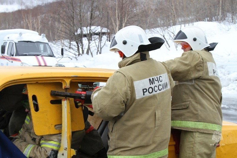 На Камчатке определили лучшую команду по ликвидации последствий ДТП На Камчатке определили лучшую команду по ликвидации последствий ДТП