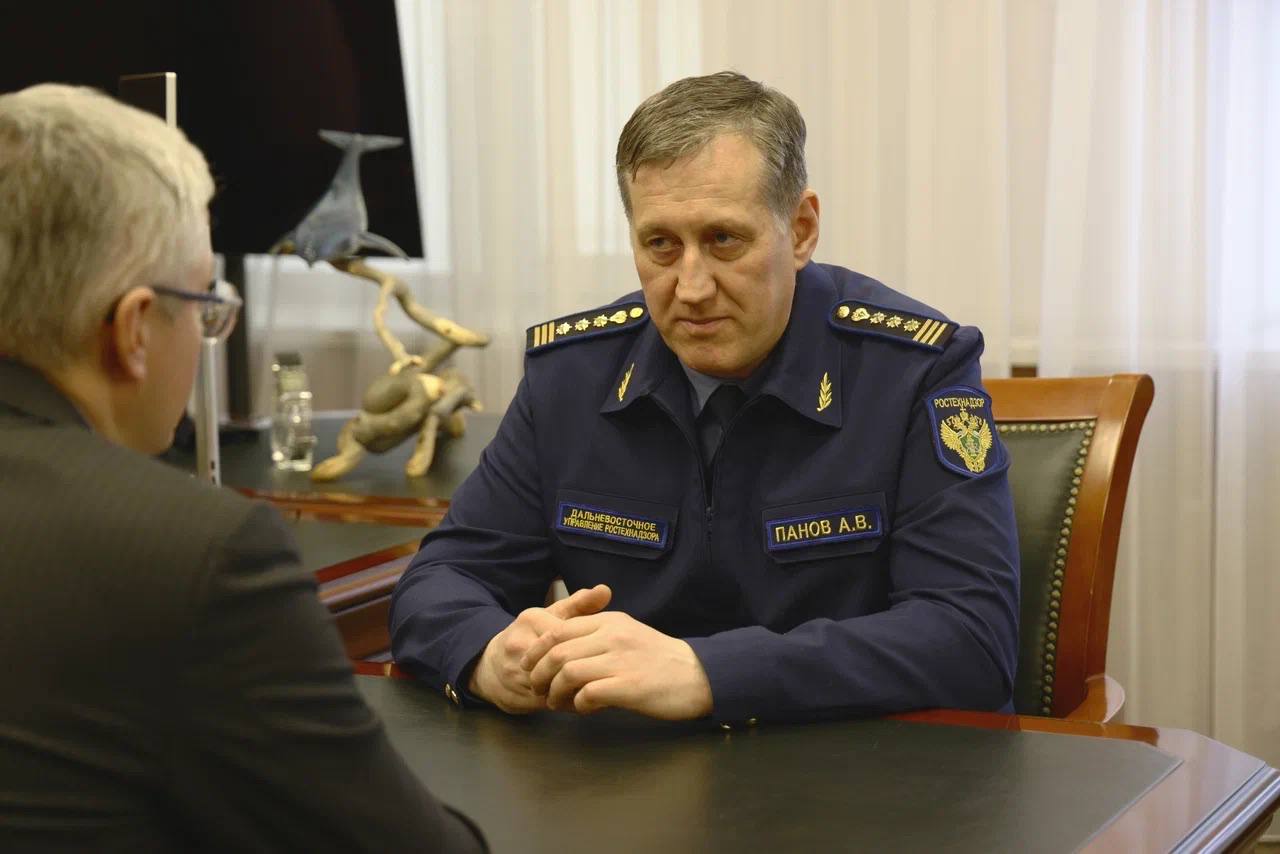 Владимир Солодов: Провел встречу с руководителем Дальневосточного управления Ростехнадзора Александром Пановым, чтобы обсудить состояние технической и промышленной безопасности учреждений и предприятий в зоне ответственности Владимир Солодов: Провел встречу с руководителем Дальневосточного управления Ростехнадзора Александром Пановым, чтобы обсудить состояние технической и промышленной безопасности учреждений и предприятий в зоне ответственности