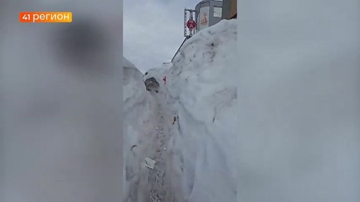 Снежные туннели на «Силуэте» в Петропавловске не растаяли к концу марта • Без комментариев