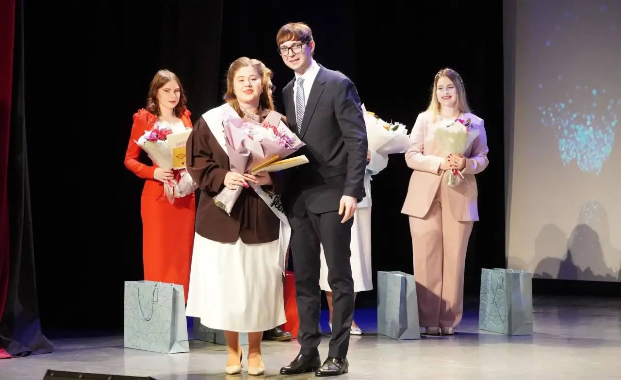 Уровень образования в Петропавловске-Камчатском – это настоящий стандарт качества - отметил Глава города Евгений Беляев в ходе подведения итогов муниципального конкурса «Учитель года-2026» Уровень образования в Петропавловске-Камчатском – это настоящий стандарт качества - отметил Глава города Евгений Беляев в ходе подведения итогов муниципального конкурса «Учитель года-2026»