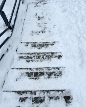 Наказали рублём: глава службы благоустройства Петропавловска поплатился за нерасчищенные лестницы