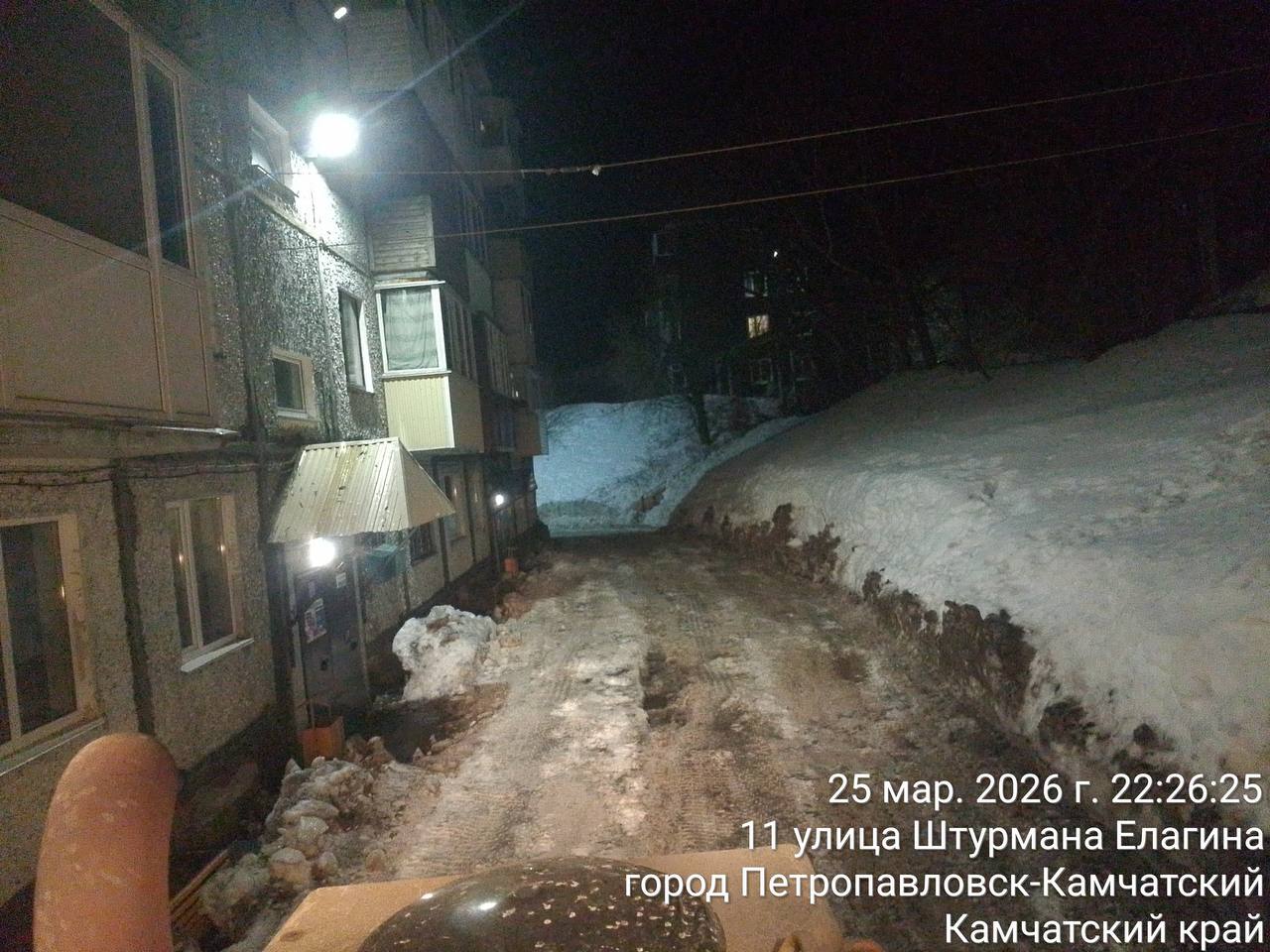 Город день за днем. 26 марта 2026 года В Петропавловске-Камчатском продолжаются работы по содержанию городских территорий Город день за днем. 26 марта 2026 года В Петропавловске-Камчатском продолжаются работы по содержанию городских территорий