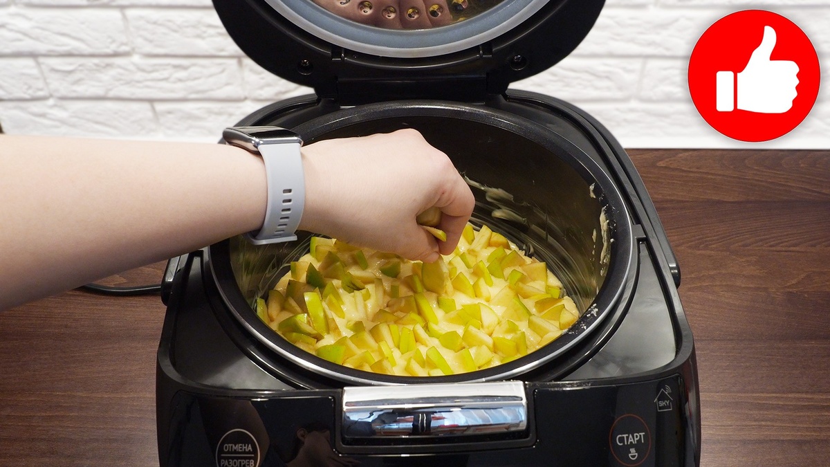 Нежный манник с яблоками: секреты выпечки в мультиварке