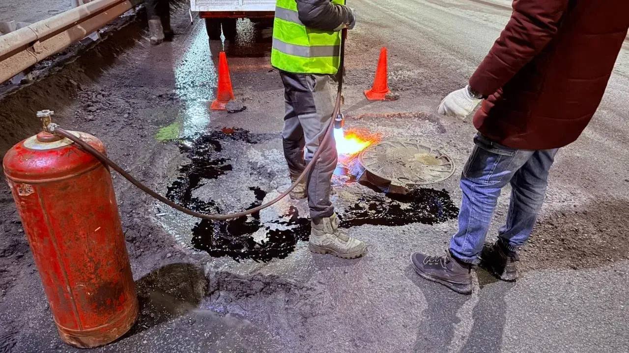 В Петропавловске-Камчатском начались работы по устранению дефектов дорожного полотна В Петропавловске-Камчатском начались работы по устранению дефектов дорожного полотна