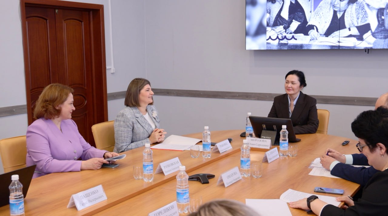 На Камчатке обсудили поддержку педагогов: анонсирована «Бушелевская карта» На Камчатке обсудили поддержку педагогов: анонсирована «Бушелевская карта»