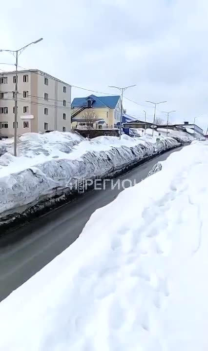 Жительница Петропавловска-Камчатского жалуется на нерасчищенный тротуар