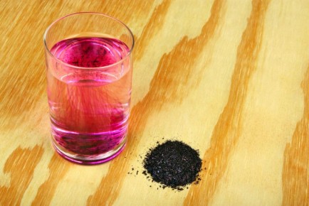 Магия марганцовки: Как использовать перманганат калия на даче