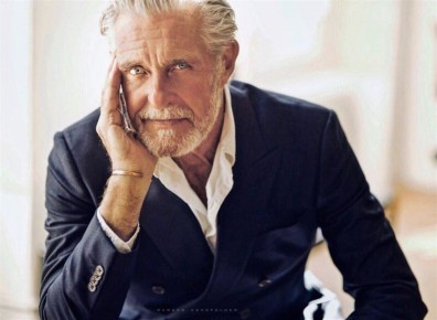 Почему успешные мужчины остаются с женами: взгляд Пелевина