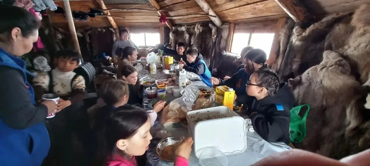 В Быстринском природном парке завершилась детская патриотическая экспедиция на собачьих упряжках «Zов сердец» В Быстринском природном парке завершилась детская патриотическая экспедиция на собачьих упряжках «Zов сердец»