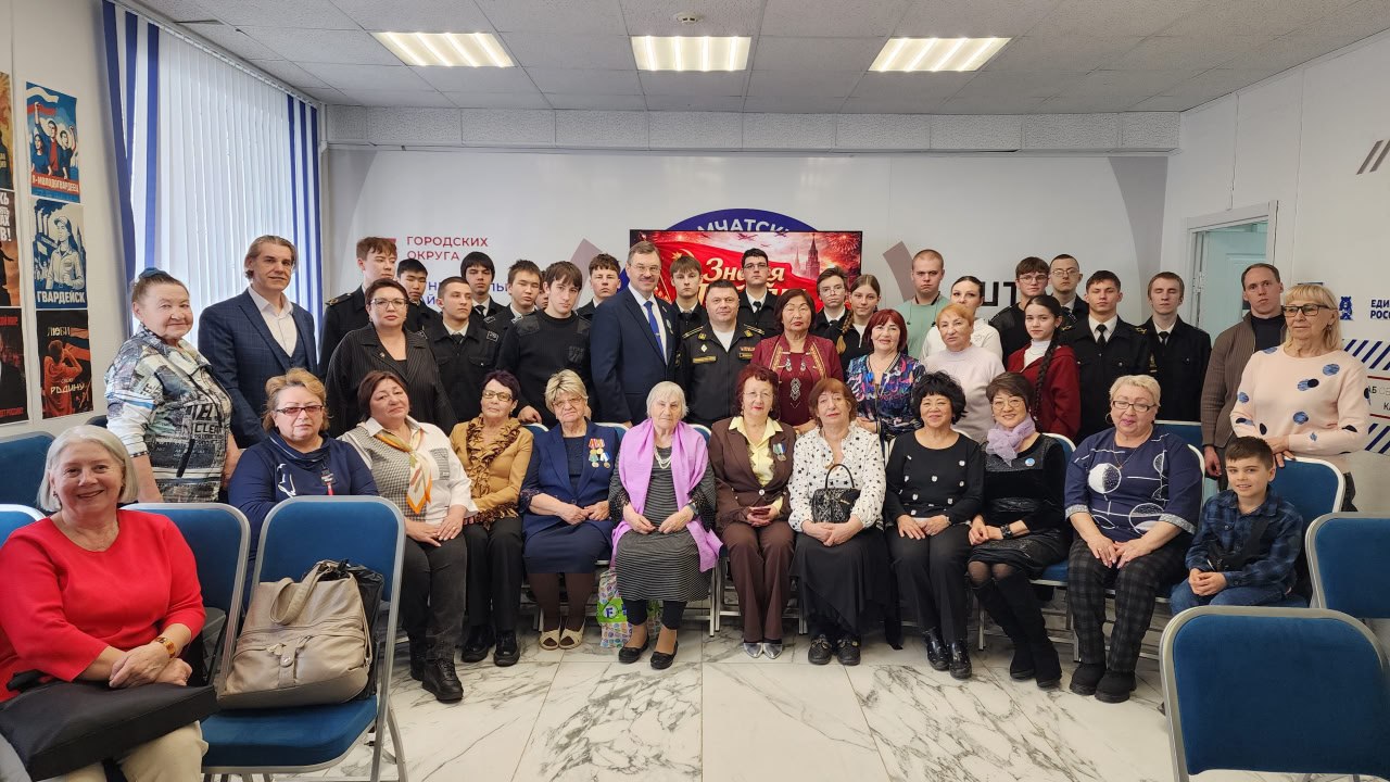 «Морпех» на передовой: на Камчатке издали сборник стихов для бойцов СВО «Морпех» на передовой: на Камчатке издали сборник стихов для бойцов СВО