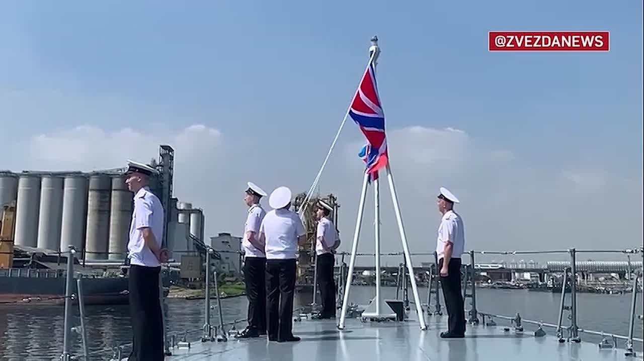 Отряд кораблей Тихоокеанского флота России прибыл в порт Джакарта