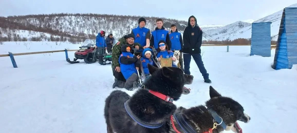 В Быстринском природном парке завершилась детская патриотическая экспедиция на собачьих упряжках «Zов сердец» В Быстринском природном парке завершилась детская патриотическая экспедиция на собачьих упряжках «Zов сердец»