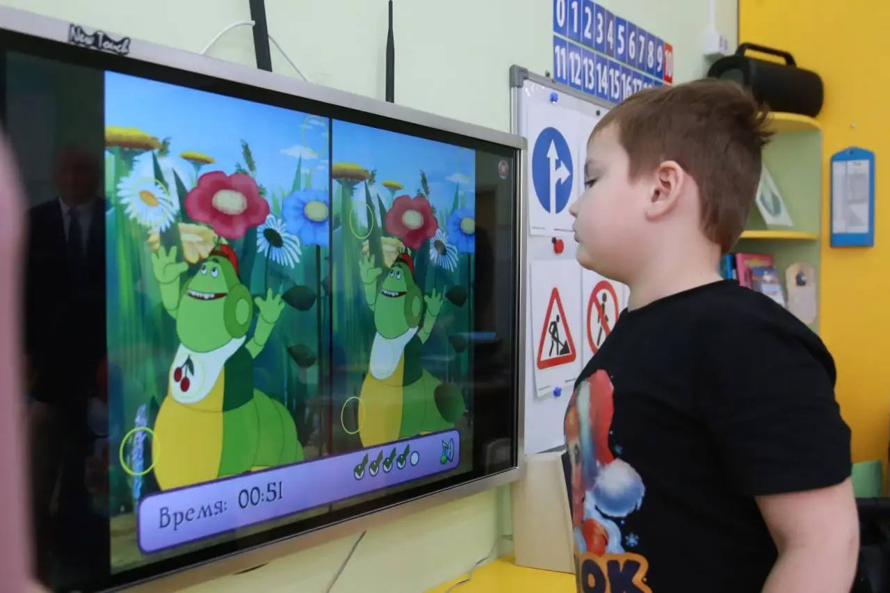 Депутаты 1-го избирательного округа Александр Долгунков и Илья Толмачев навестили подшефные дошкольные учреждения Депутаты 1-го избирательного округа Александр Долгунков и Илья Толмачев навестили подшефные дошкольные учреждения