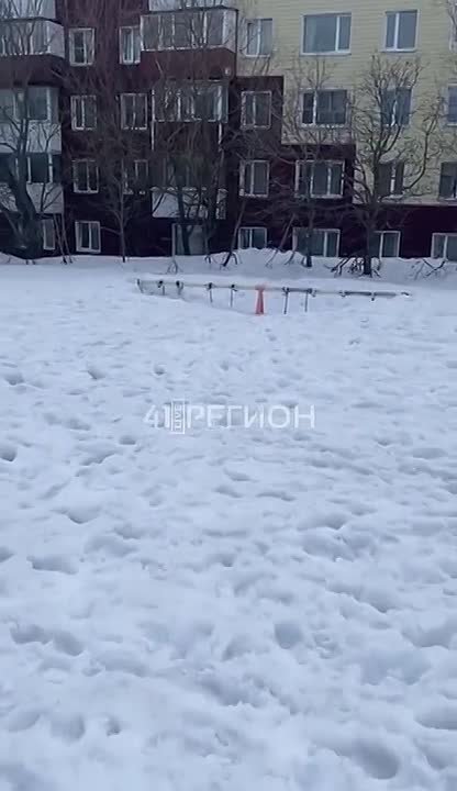 "Кораблик" тонет в снегу: жители Петропавловска-Камчатского возмущены состоянием площадок в городе