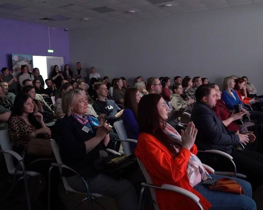 Более 100 камчатцев стали участниками конференции «Беременность в лёгкости» Более 100 камчатцев стали участниками конференции «Беременность в лёгкости»