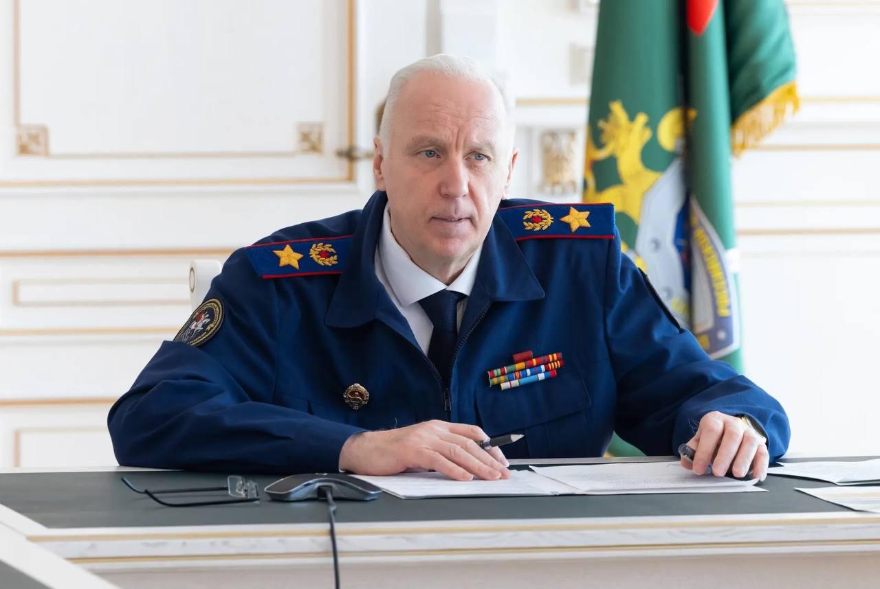 Страсти накаляются: Бастрыкин раскритиковал Камчатку за медленное расселение из аварийных домов Страсти накаляются: Бастрыкин раскритиковал Камчатку за медленное расселение из аварийных домов