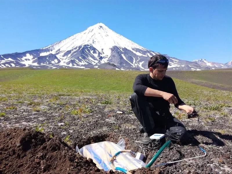 Владимир Солодов: Сегодня свой профессиональный праздник отмечают люди поистине уникальной, сложной и очень романтичной профессии - геологи Камчатки Владимир Солодов: Сегодня свой профессиональный праздник отмечают люди поистине уникальной, сложной и очень романтичной профессии - геологи Камчатки