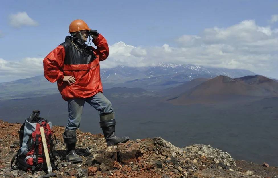 Владимир Солодов: Сегодня свой профессиональный праздник отмечают люди поистине уникальной, сложной и очень романтичной профессии - геологи Камчатки Владимир Солодов: Сегодня свой профессиональный праздник отмечают люди поистине уникальной, сложной и очень романтичной профессии - геологи Камчатки