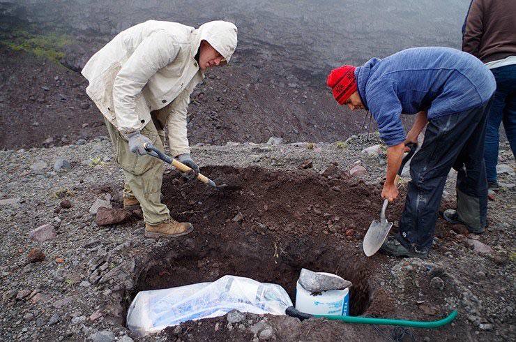 Владимир Солодов: Сегодня свой профессиональный праздник отмечают люди поистине уникальной, сложной и очень романтичной профессии - геологи Камчатки Владимир Солодов: Сегодня свой профессиональный праздник отмечают люди поистине уникальной, сложной и очень романтичной профессии - геологи Камчатки