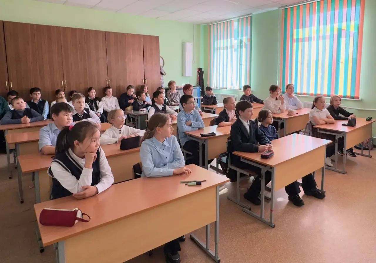 В Петропавловске-Камчатском «Ростелеком» провел уроки кибербезопасности для учеников четвертого класса школы №43 В Петропавловске-Камчатском «Ростелеком» провел уроки кибербезопасности для учеников четвертого класса школы №43