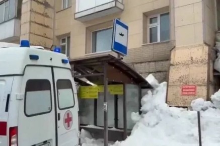 Директору УК грозит 6 лет колонии за гибель женщины на остановке