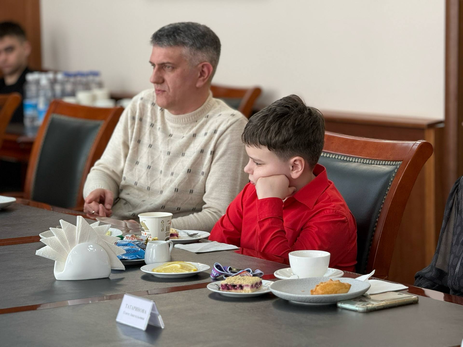 Федерации шахмат Камчатки выделили новое просторное помещение по решению главы региона Владимира Солодова Федерации шахмат Камчатки выделили новое просторное помещение по решению главы региона Владимира Солодова