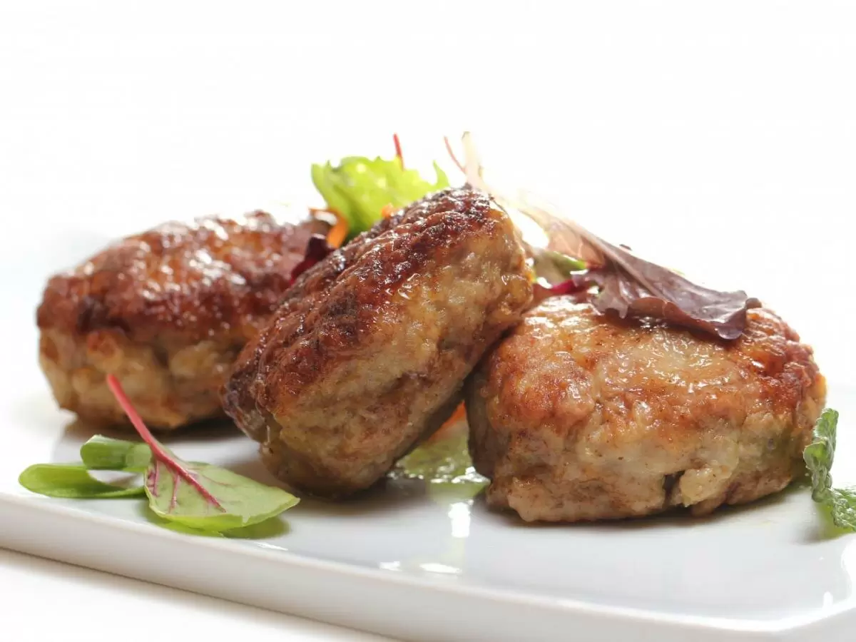 Замачивание хлеба в молоке: секрет непревзойденных котлет