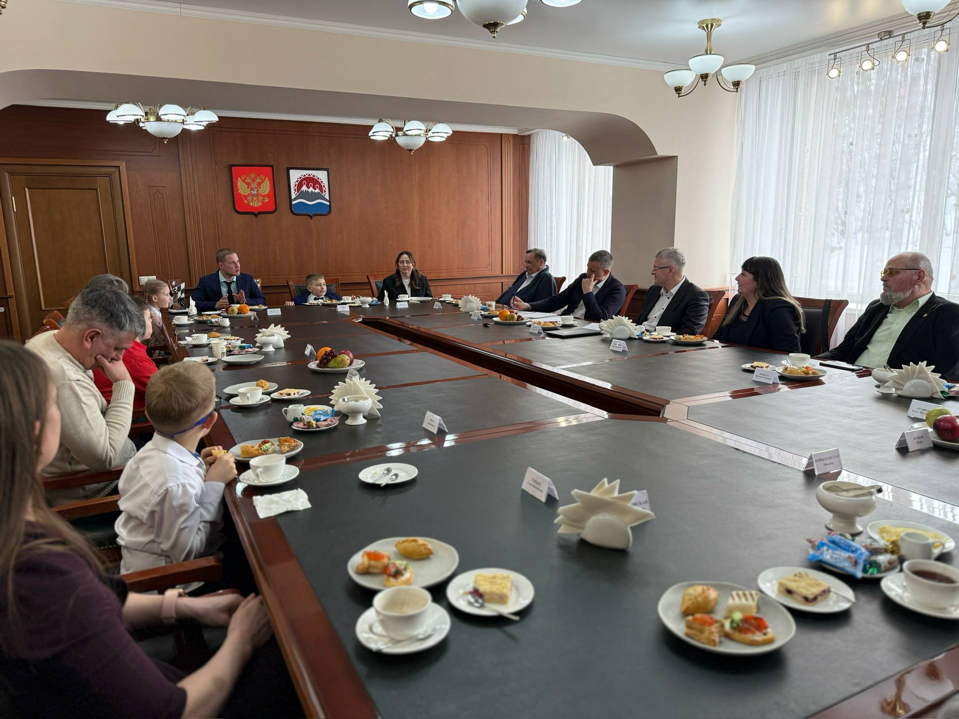 Федерации шахмат Камчатки выделили новое просторное помещение по решению главы региона Владимира Солодова Федерации шахмат Камчатки выделили новое просторное помещение по решению главы региона Владимира Солодова