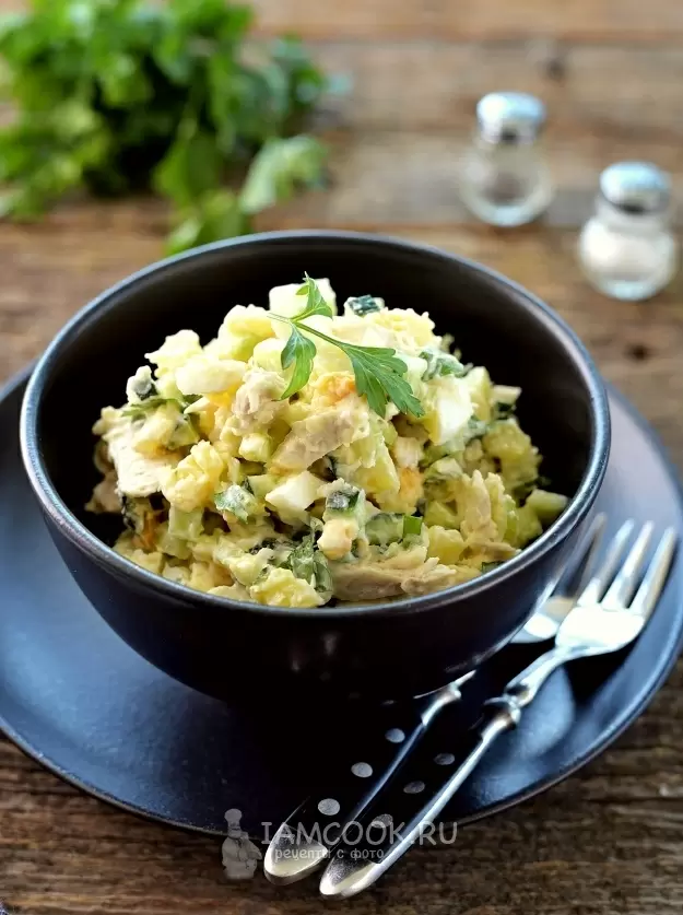 Салат «Зарафшан»: как преобразить знакомые ингредиенты в зимнюю кулинарную сказку