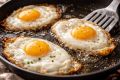 Как добиться идеальной яичницы: секреты приготовления