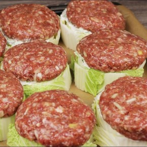 Новый взгляд на пекинскую капусту: стейки с мясными котлетами, которые покорят ваше сердце