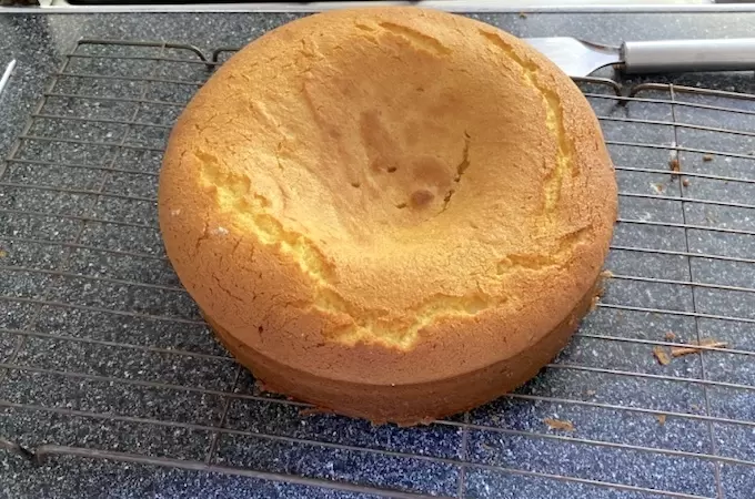 Почему пироги и торты оседают после выпекания: причины и советы