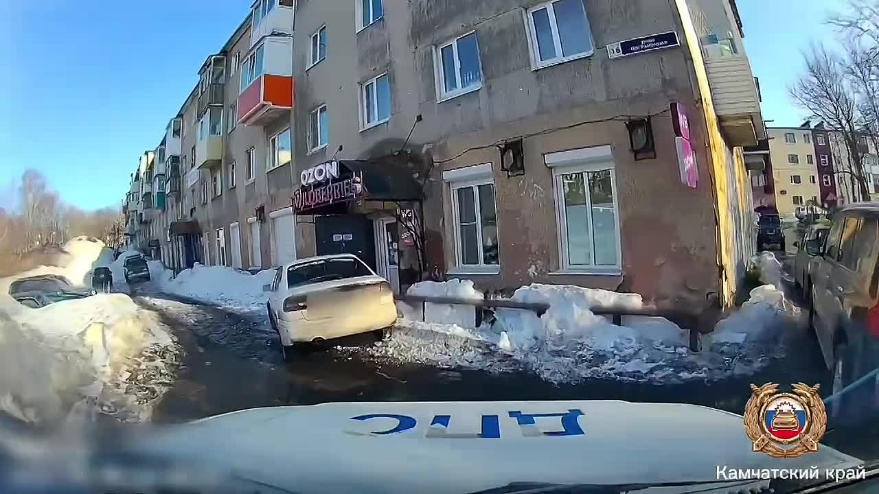 Сотрудники ГАИ задержали подростка за рулем авто без прав