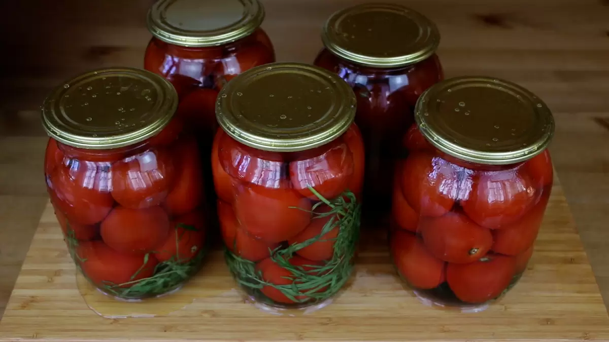 Простые и вкусные помидоры на зиму