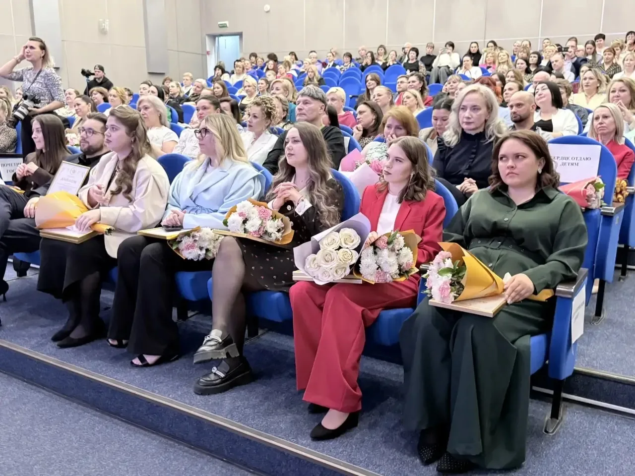 Владимир Солодов: Подвели итоги сразу пяти региональных этапов Всероссийских педагогических конкурсов: «Учитель года», «Педагогический дебют», «Воспитать человека», «Сердце отдаю детям» и «Педагог-психолог». Владимир Солодов: Подвели итоги сразу пяти региональных этапов Всероссийских педагогических конкурсов: «Учитель года», «Педагогический дебют», «Воспитать человека», «Сердце отдаю детям» и «Педагог-психолог».