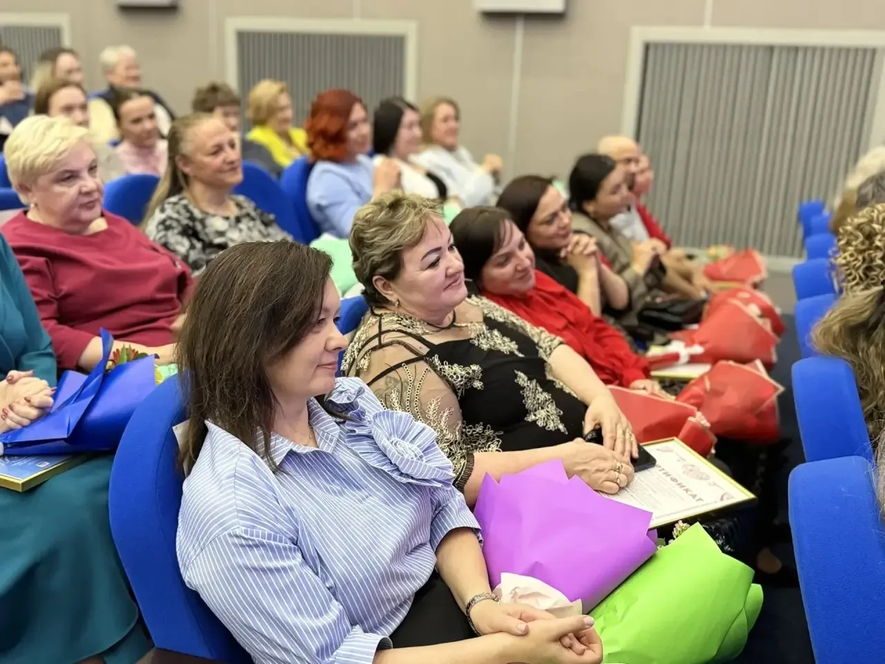 Владимир Солодов: Подвели итоги сразу пяти региональных этапов Всероссийских педагогических конкурсов: «Учитель года», «Педагогический дебют», «Воспитать человека», «Сердце отдаю детям» и «Педагог-психолог». Владимир Солодов: Подвели итоги сразу пяти региональных этапов Всероссийских педагогических конкурсов: «Учитель года», «Педагогический дебют», «Воспитать человека», «Сердце отдаю детям» и «Педагог-психолог».