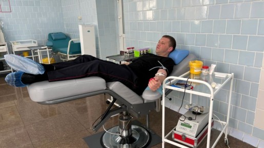 В преддверии Национального дня донора (20 апреля), личный состав изолятора временного содержания посетил Камчатскую краевую станцию переливания крови