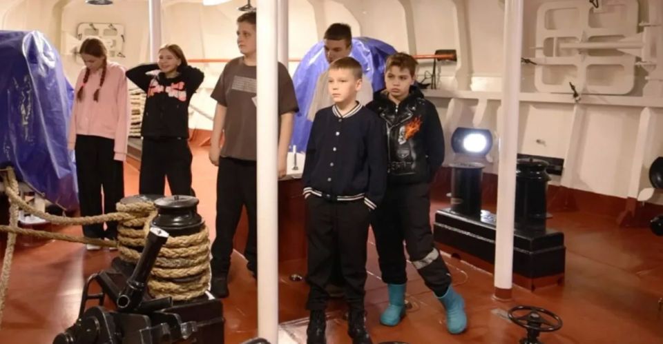 Дети участников СВО познакомились с «Таймыром» и «Уфой» Дети участников СВО познакомились с «Таймыром» и «Уфой»