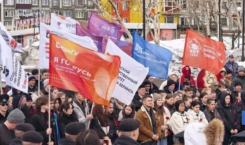 Камчатская молодёжь приняла участие в «Вахте Памяти» Камчатская молодёжь приняла участие в «Вахте Памяти»
