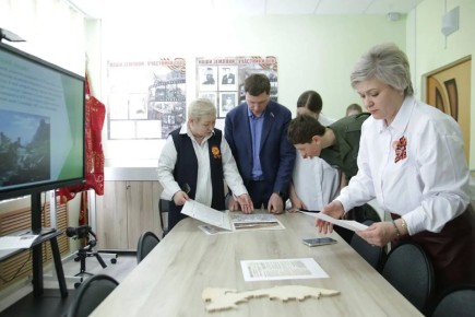 Благодаря поддержке Анатолия Кирносенко музей школы № 6 им. Л.П. Лельчука пополнился новым оборудованием