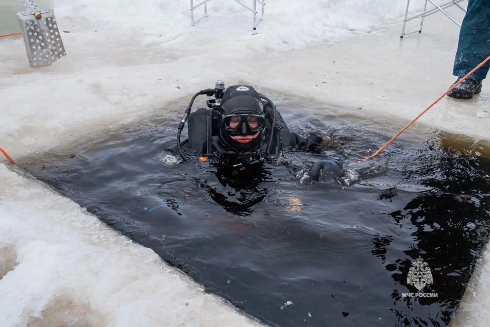 Водолазной службе МЧС России — 30 лет! Водолазной службе МЧС России — 30 лет!