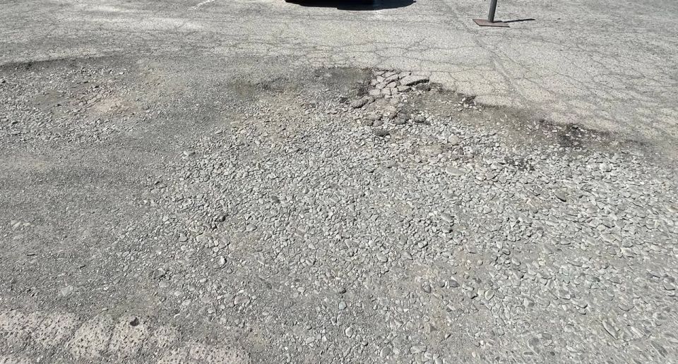 В Петропавловске начали латать ямы