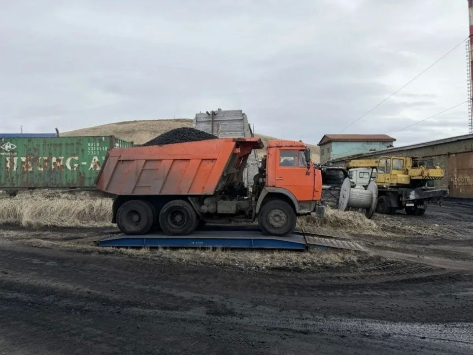 В село Никольское завезли уголь и дизтопливо для нового отопительного сезона