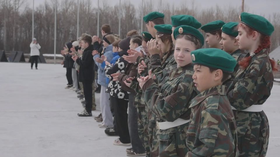 Школьники Петропавловска-Камчатского участвуют в «Зарнице 2.0» Школьники Петропавловска-Камчатского участвуют в «Зарнице 2.0»