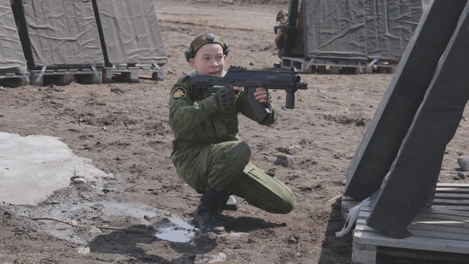 Школьники Петропавловска-Камчатского участвуют в «Зарнице 2.0»
