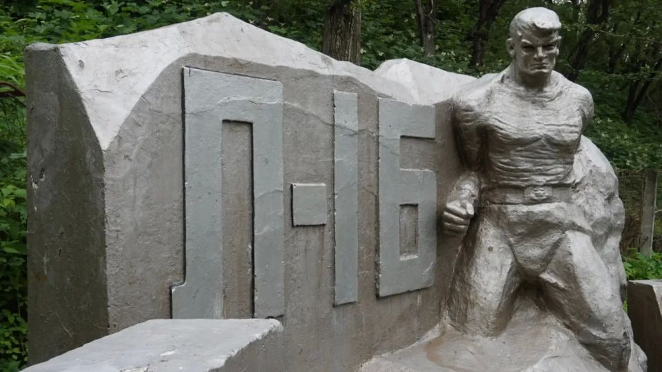 Памятник погибшим подводникам Л-16 в Петропавловске-Камчатском заменят на гранитный