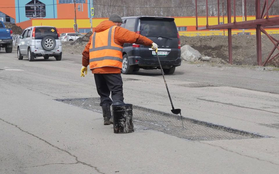 Подрядные организации продолжают ремонт городских дорог Подрядные организации продолжают ремонт городских дорог