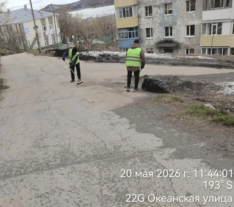 Город день за днем. 20 мая 2026 года Дорожные службы продолжают работы по уборке песка Город день за днем. 20 мая 2026 года Дорожные службы продолжают работы по уборке песка